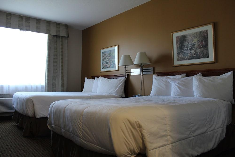 Foxwood Inn And Suites Fox Creek Extérieur photo