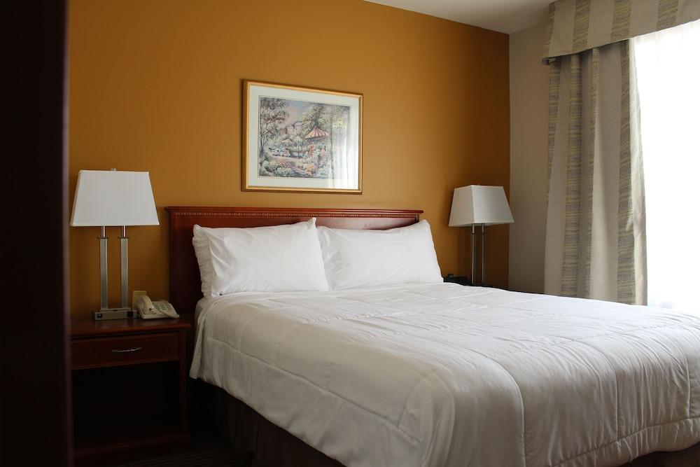 Foxwood Inn And Suites Fox Creek Extérieur photo
