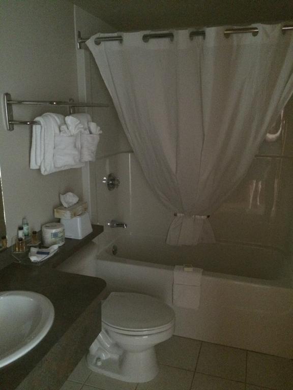 Foxwood Inn And Suites Fox Creek Chambre photo