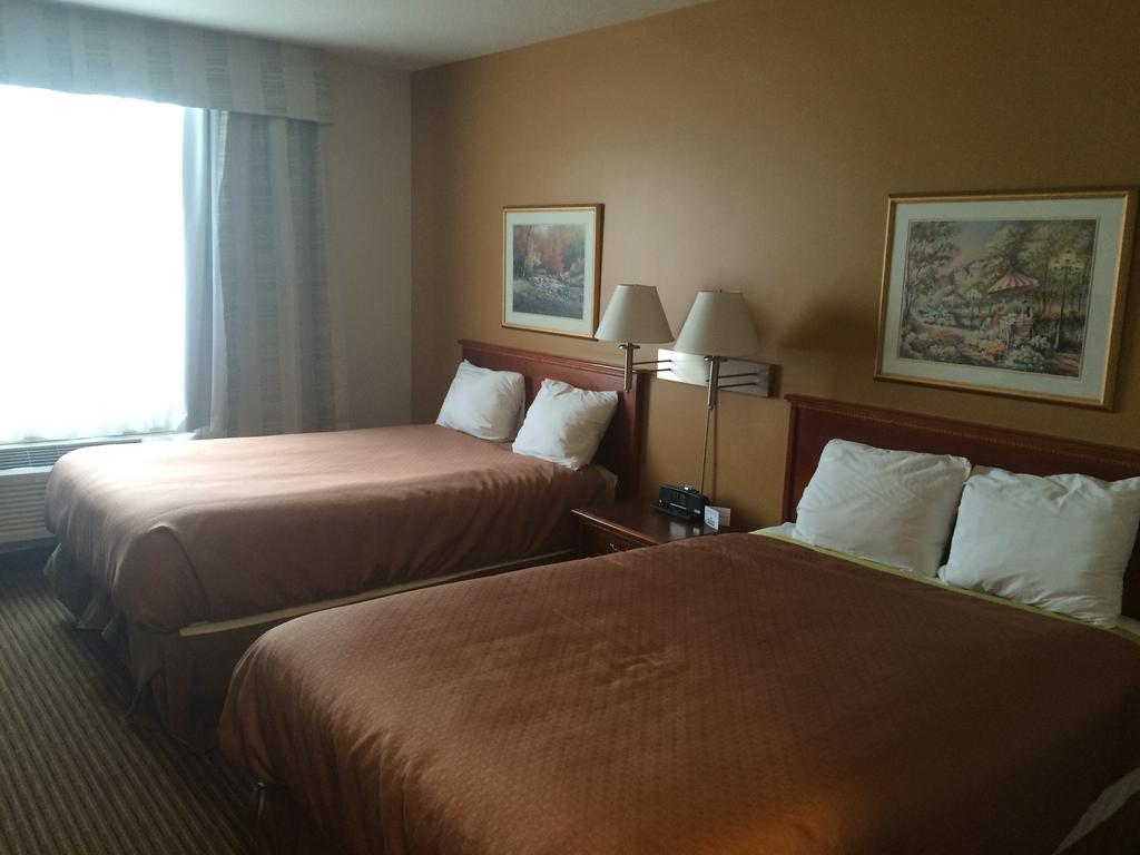 Foxwood Inn And Suites Fox Creek Chambre photo