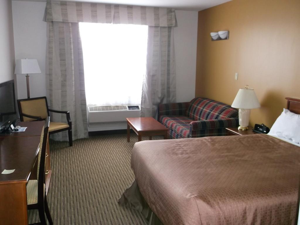 Foxwood Inn And Suites Fox Creek Chambre photo