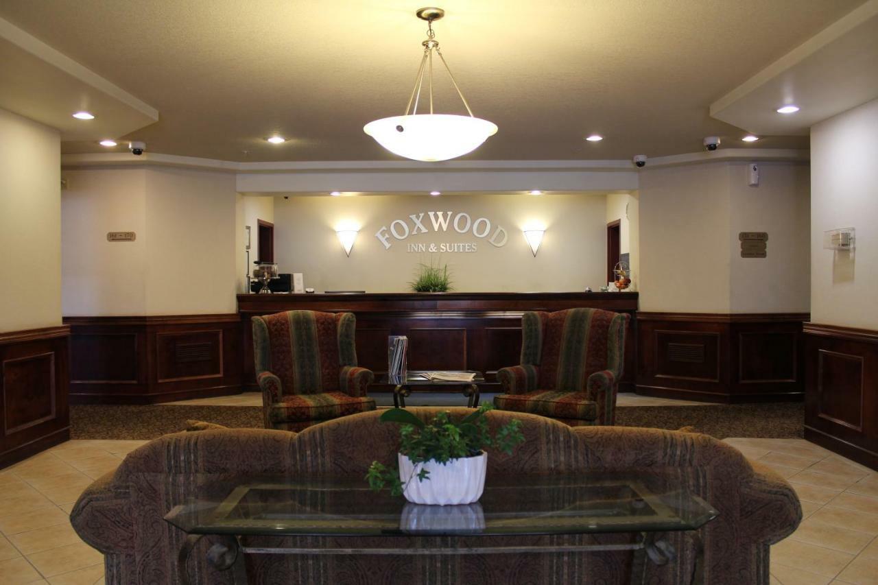 Foxwood Inn And Suites Fox Creek Extérieur photo